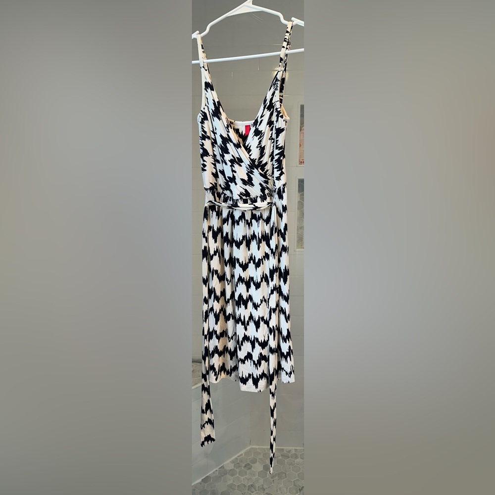 5/48 Monochrome Abstract Dress